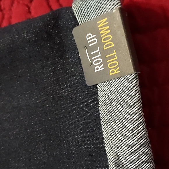 Lee with Flex Motion Capris - Picture 6 of 11